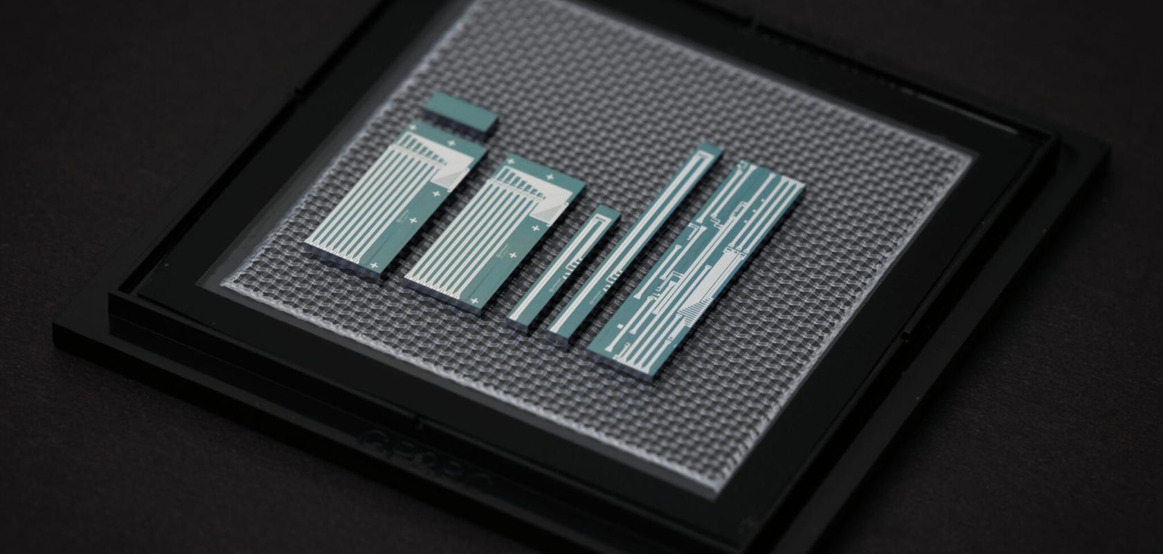 Hyperlight's Photonic Integrated Circuit (PIC)